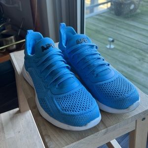 APL tech loom tracer shoes in coastal blue